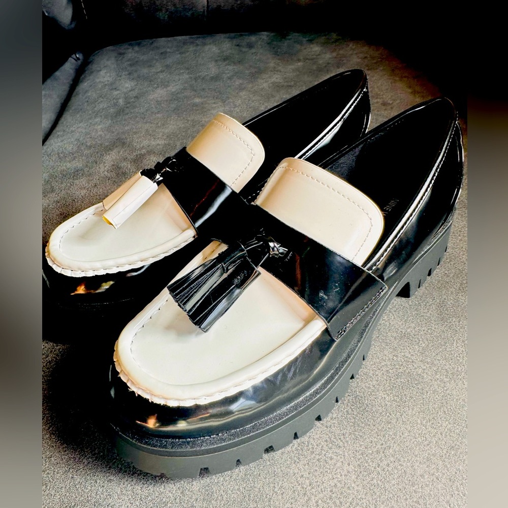 Nine West Loafers. NWT. So chic wth denim and wide pants. Size 8.5.Original bx.